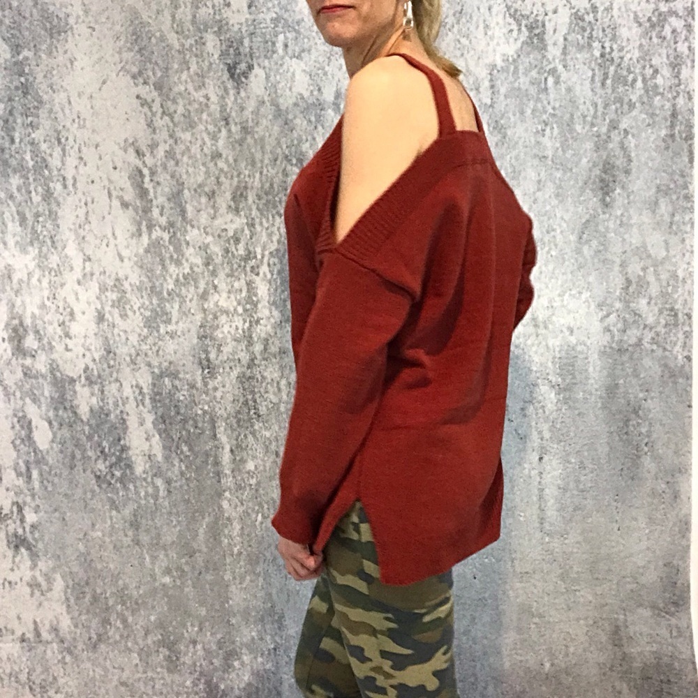 Rust cold shoulder sweater - Picture 4 of 8